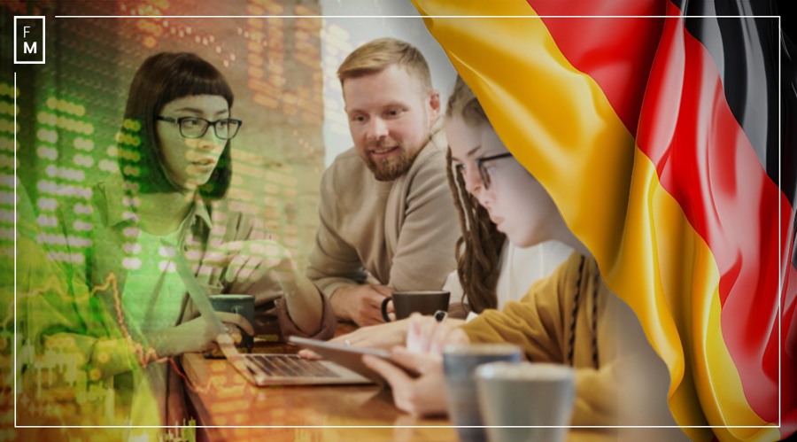 我国网民规模已达11.23亿人,互联网普及率达79.7%